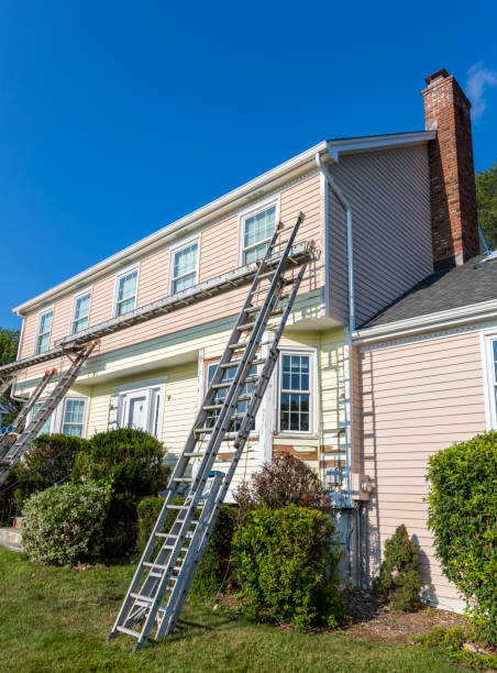 Siding Removal and Disposal in Willowbrook, CA